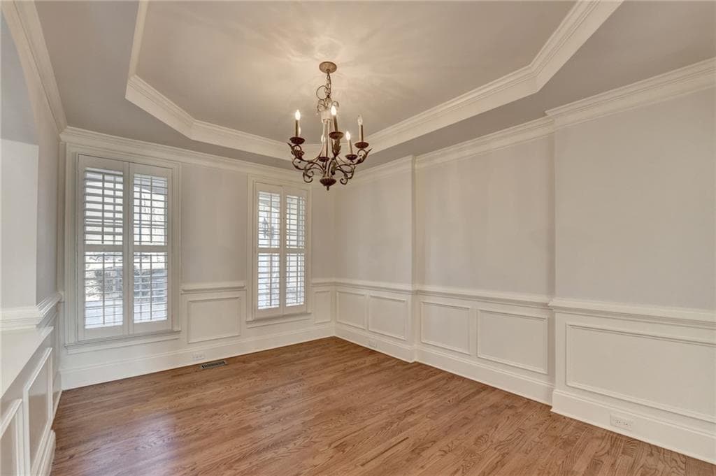 6 bedroom, 5 bathroom, 5,376 sq ft single family residence for sale at 5137 Cabot Creek Drive, Buford, GA 30518 — photo 7