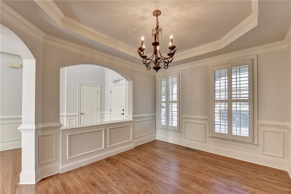 6 bedroom, 5 bathroom, 5,376 sq ft single family residence for sale at 5137 Cabot Creek Drive, Buford, GA 30518 — photo 9