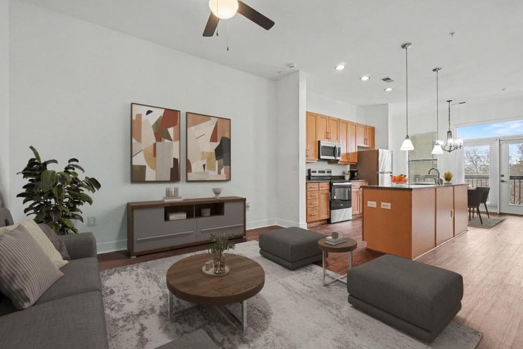 1 bedroom, 1 bathroom, 796 sq ft condominium sold at 425 Chapel Street 1211, Atlanta, GA 30313