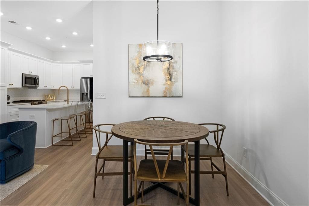 3 bedroom, 3 bathroom, 2,100 sq ft townhouse for sale at 105 Pearl Street, Woodstock, GA 30188 — photo 8
