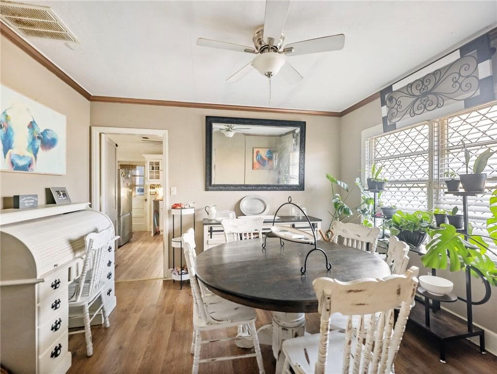 3 bedroom, 2 bathroom, 1,353 sq ft single family residence for sale at 127 N Center Street, Winder, GA 30680 — photo 3