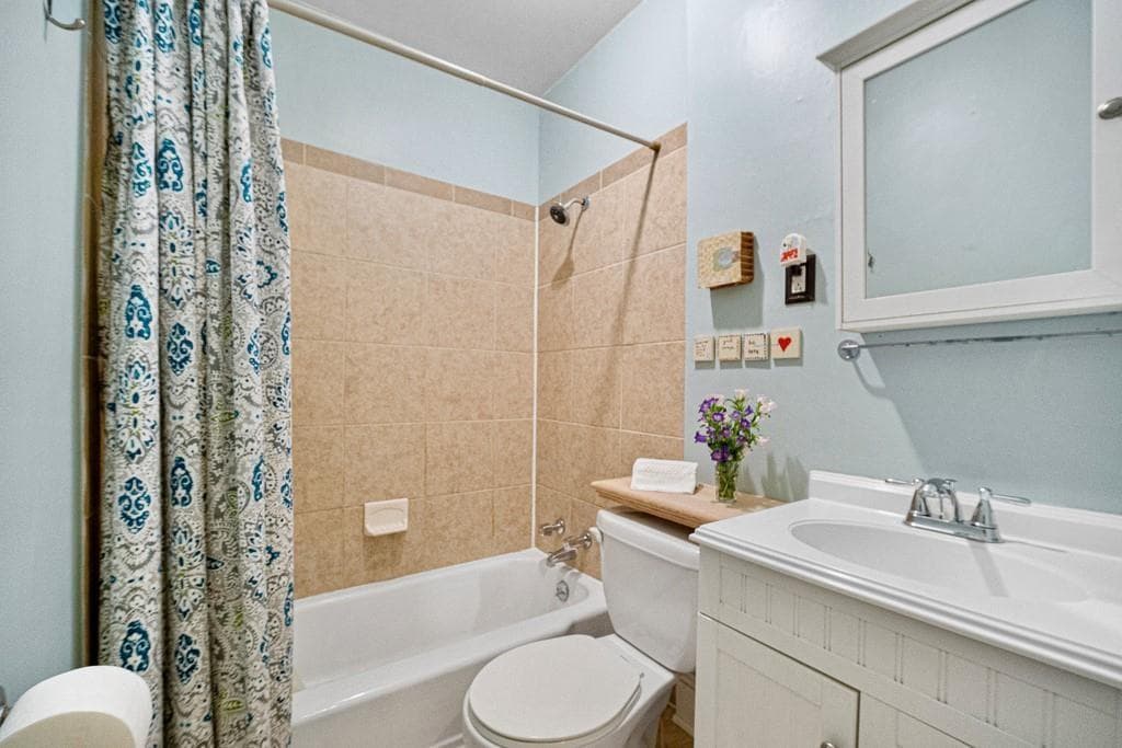 3 bedroom, 2 bathroom, 1,472 sq ft single family residence for sale at 1677 Neely Avenue, East Point, GA 30344 — photo 8