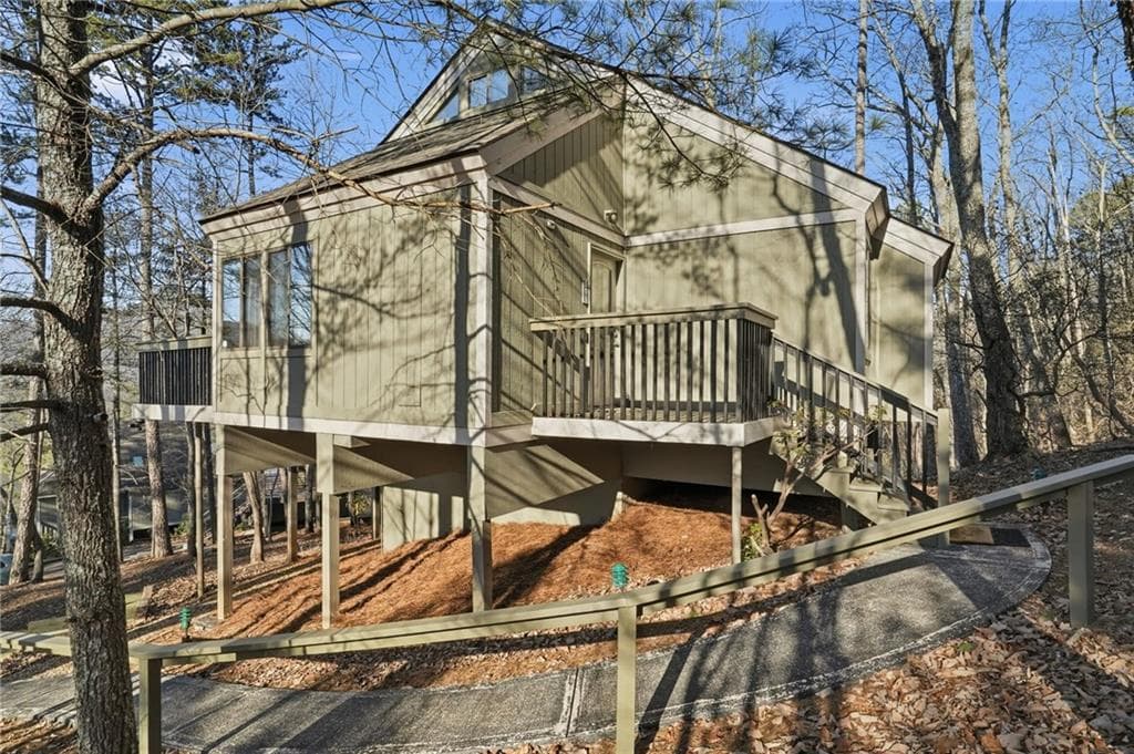 3 bedroom, 2 bathroom, 1,440 sq ft single family residence for sale at 125 Wolfscratch Drive, #608, Big Canoe, GA 30143 — photo 2