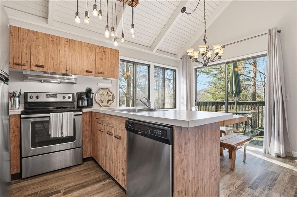 3 bedroom, 2 bathroom, 1,440 sq ft single family residence for sale at 125 Wolfscratch Drive, #608, Big Canoe, GA 30143 — photo 8