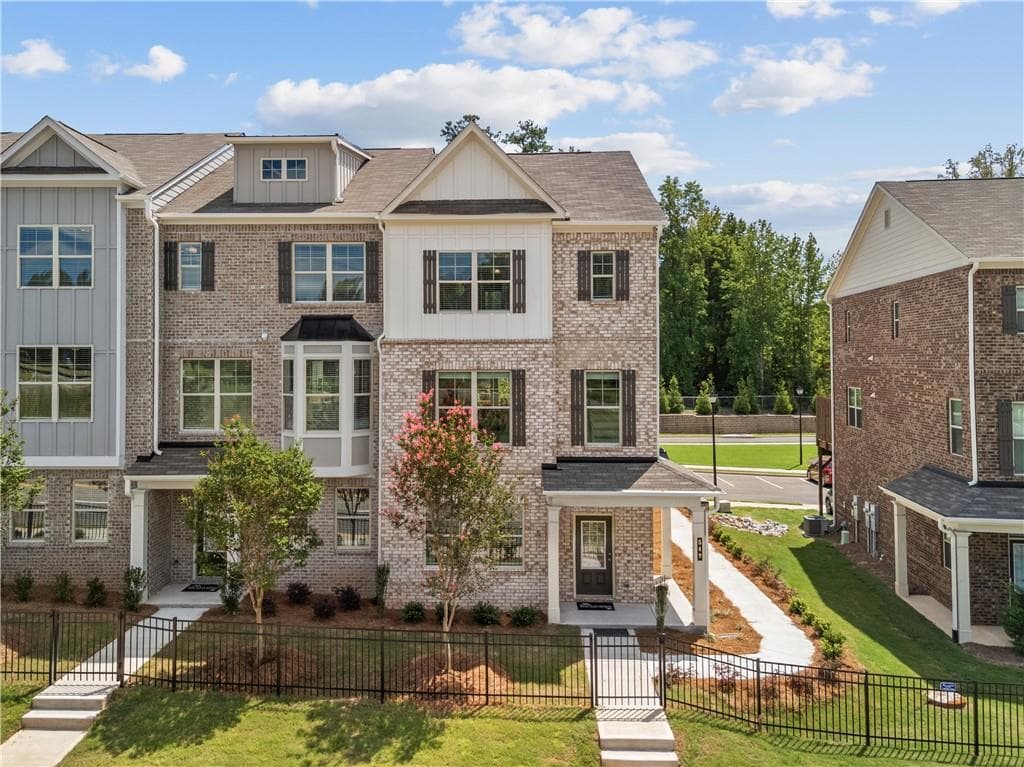 527 Fundao Lane 32, Lawrenceville, GA 30046 — most recent listing photo