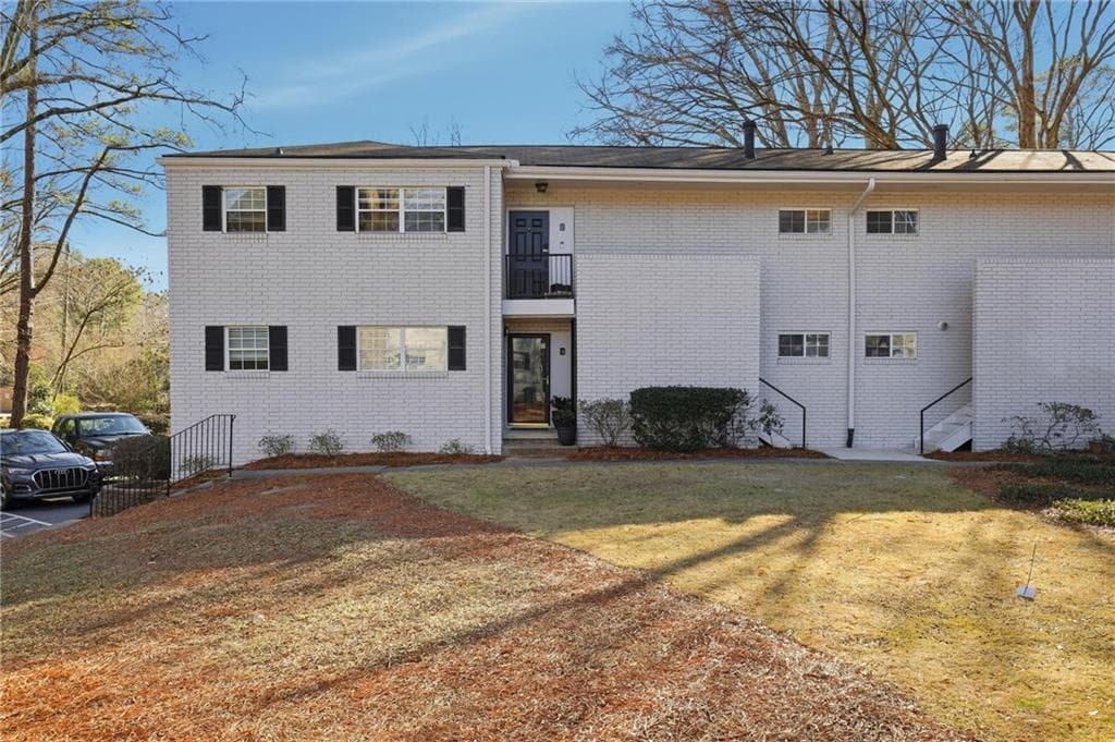 2 bedroom, 1 bathroom, 1,020 sq ft condominium sold at 311 Peachtree Hills Avenue 4A, Atlanta, GA 30305