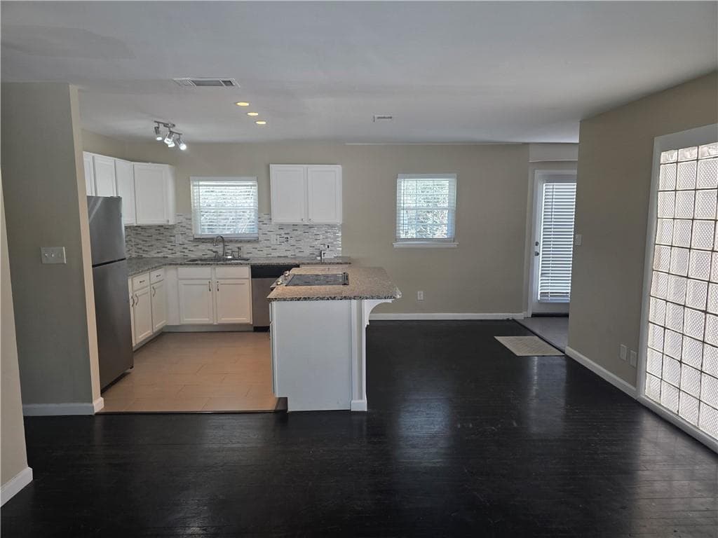 3 bedroom, 2 bathroom, 1,236 sq ft single family residence for rent at 2435 Bouldercliff Way, Atlanta, GA 30316 for $1,700 a month — photo 2