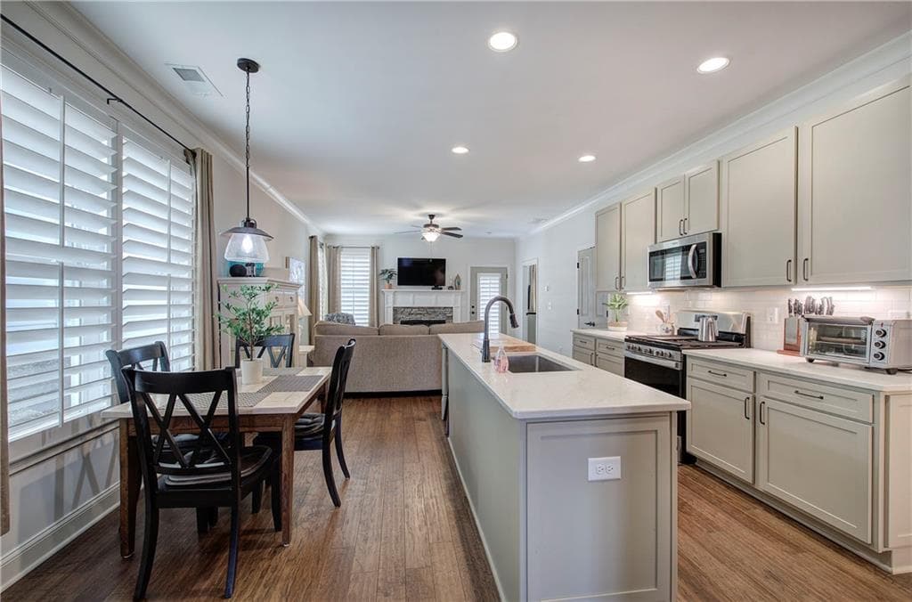 3 bedroom, 3 bathroom, 2,042 sq ft single family residence for sale at 6 Encore Lane, Cartersville, GA 30120 — photo 3