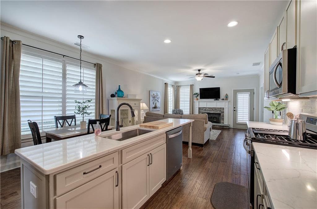 3 bedroom, 3 bathroom, 2,042 sq ft single family residence for sale at 6 Encore Lane, Cartersville, GA 30120 — photo 7