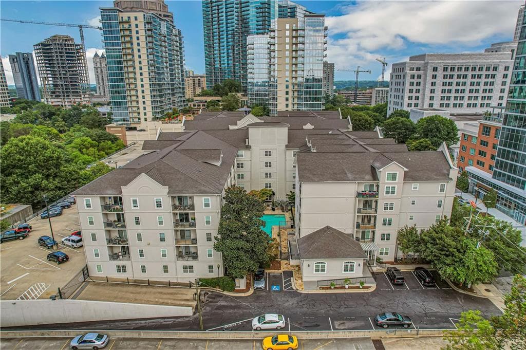 2 bedroom, 2 bathroom, 1,119 sq ft condominium sold at 1074 Peachtree Walk B414, Atlanta, GA 30309
