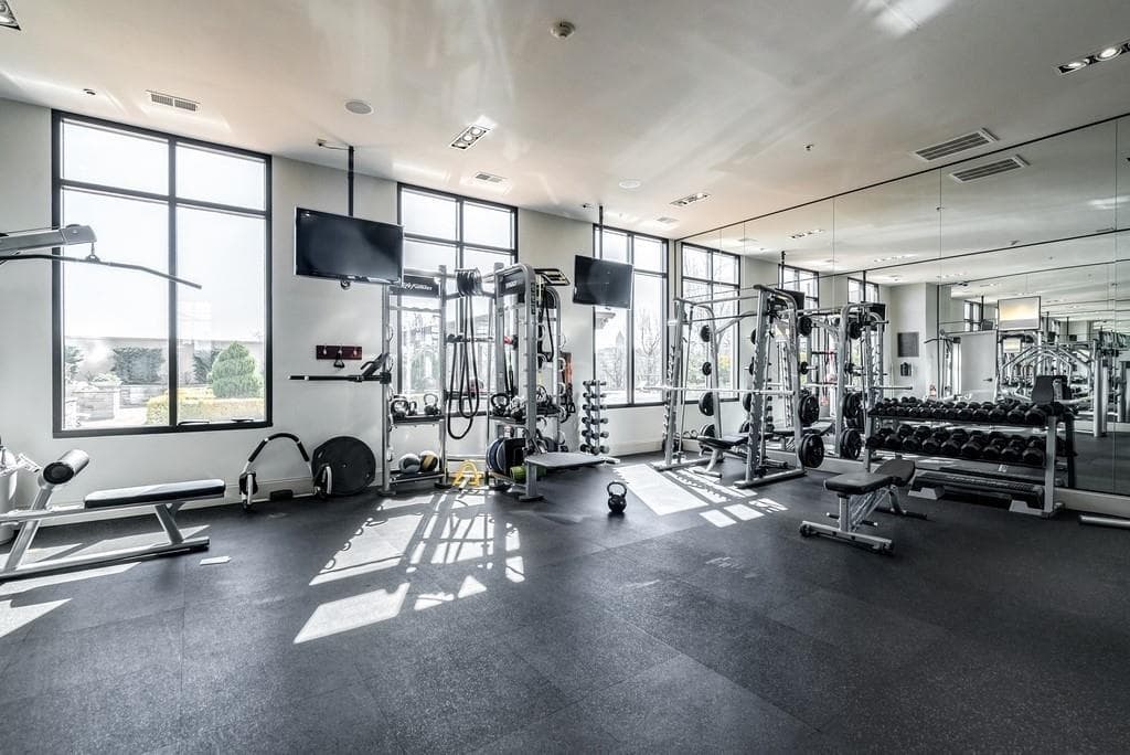 1 bedroom, 1 bathroom, 852 sq ft condominium for sale at 2277 Peachtree Road 408, Atlanta, GA 30309 — photo 4