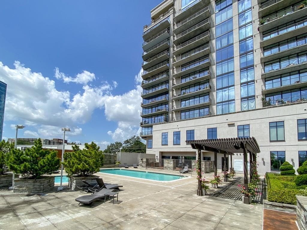 1 bedroom, 1 bathroom, 852 sq ft condominium for sale at 2277 Peachtree Road 408, Atlanta, GA 30309 — photo 8