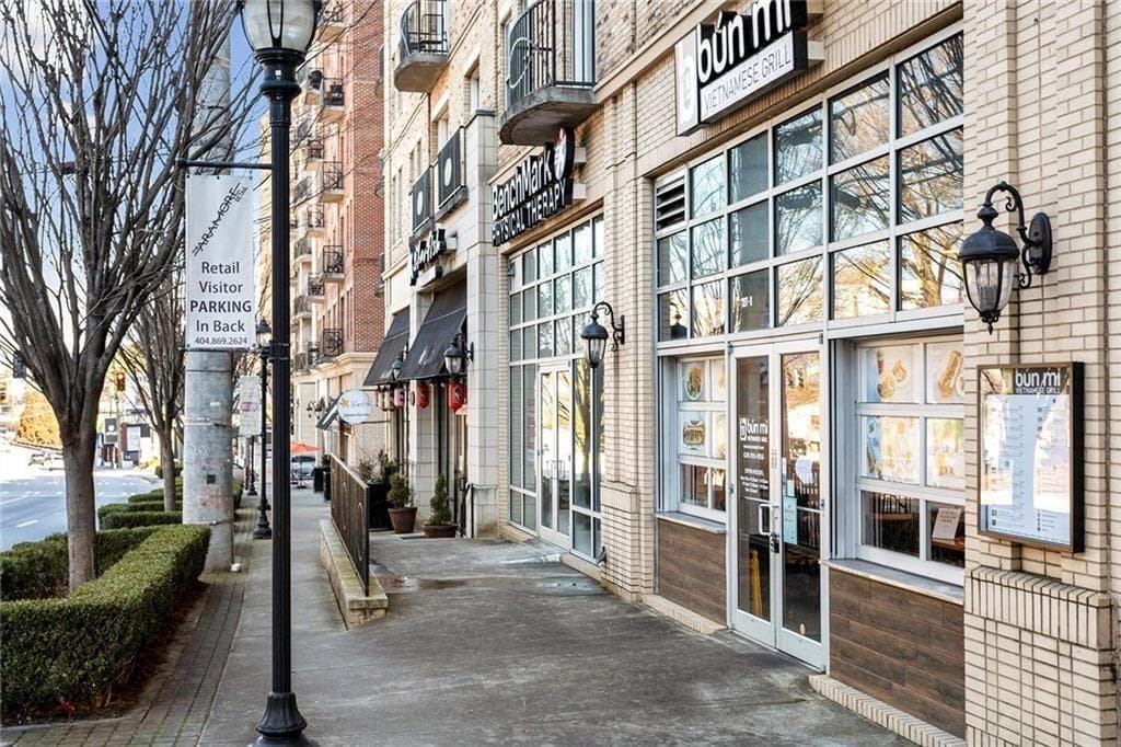 1 bedroom, 1 bathroom, 852 sq ft condominium for sale at 2277 Peachtree Road 408, Atlanta, GA 30309 — photo 2