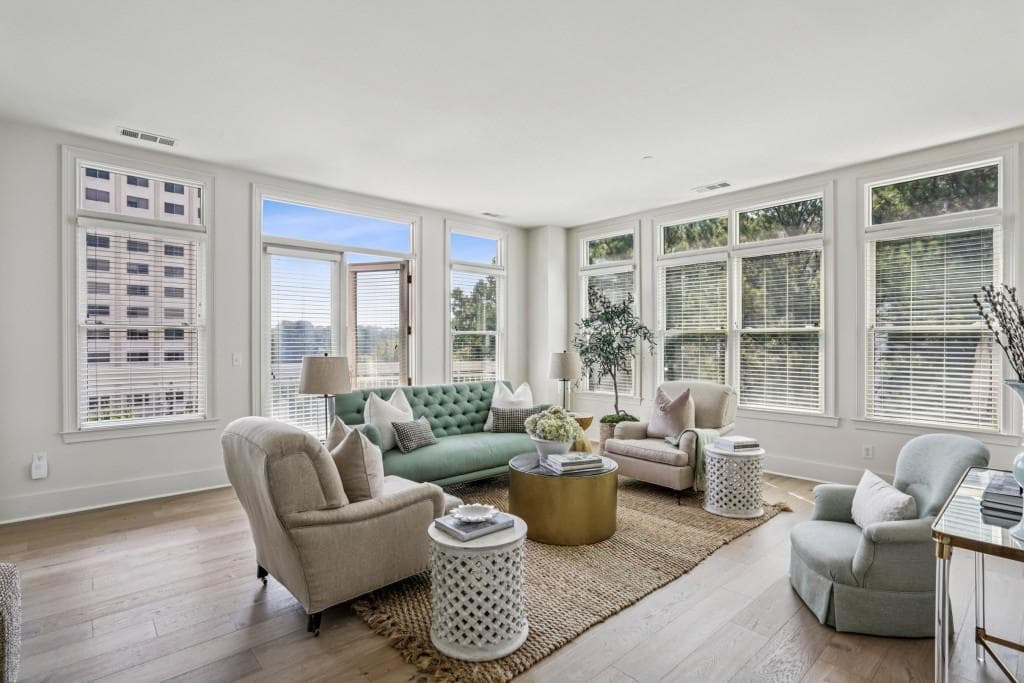 2 bedroom, 3 bathroom, 2,606 sq ft condominium sold at 2500 Peachtree Road 405S, Atlanta, GA 30305