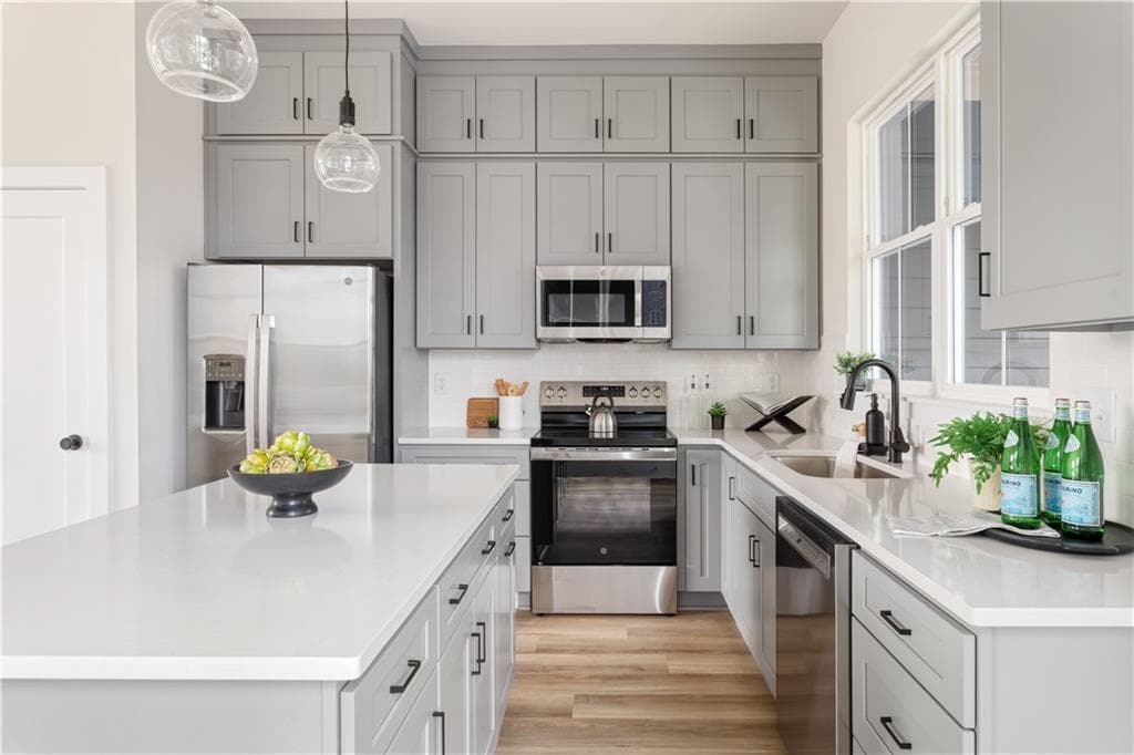 2 bedroom, 3 bathroom, 1,361 sq ft townhouse for sale at 1123 Knight Walk, Atlanta, GA 30318 — photo 7
