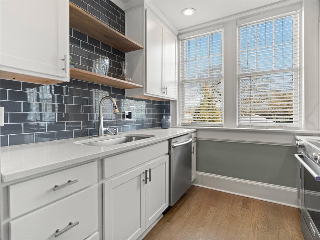 1 bedroom, 1 bathroom, 804 sq ft condominium sold at 301 10th Street 15, Atlanta, GA 30309