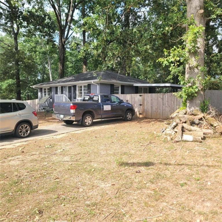 3 bedroom, 1 bathroom, 1,189 sq ft single family residence for sale at 7986 Scarlett Drive, Jonesboro, GA 30236 — photo 2