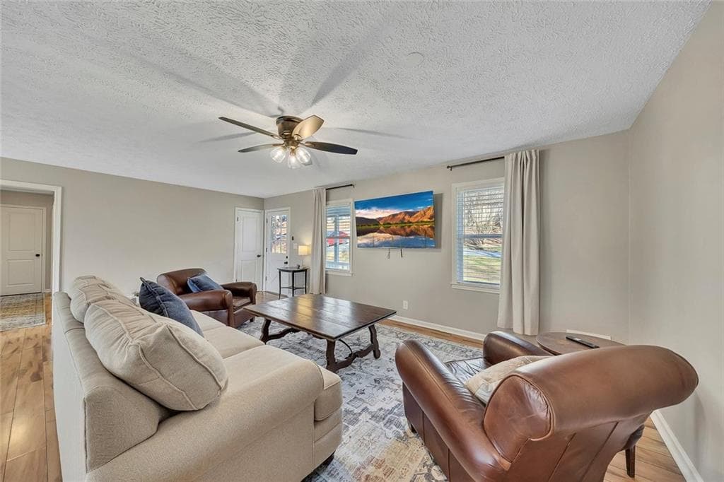 2 bedroom, 1 bathroom single family residence for rent at 303 Nottingham Drive, Woodstock, GA 30188 for $3,950 a month — photo 5