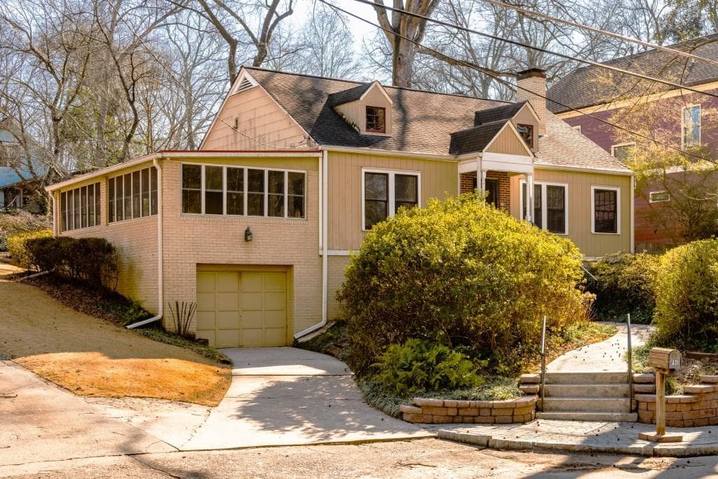 2 bedroom, 1 bathroom, 1,805 sq ft single family residence sold at 796 Gresham Avenue, Atlanta, GA 30316