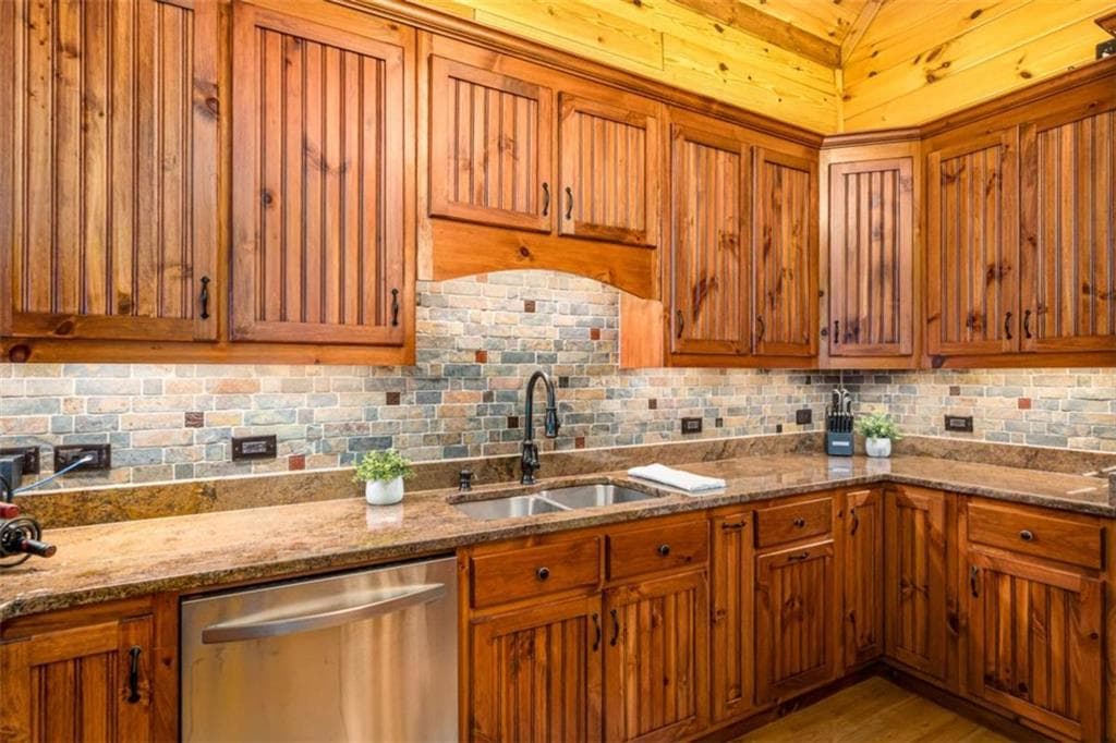 3 bedroom, 3 bathroom, 2,922 sq ft single family residence for sale at 31 High Cliff Road, Jasper, GA 30143 — photo 8