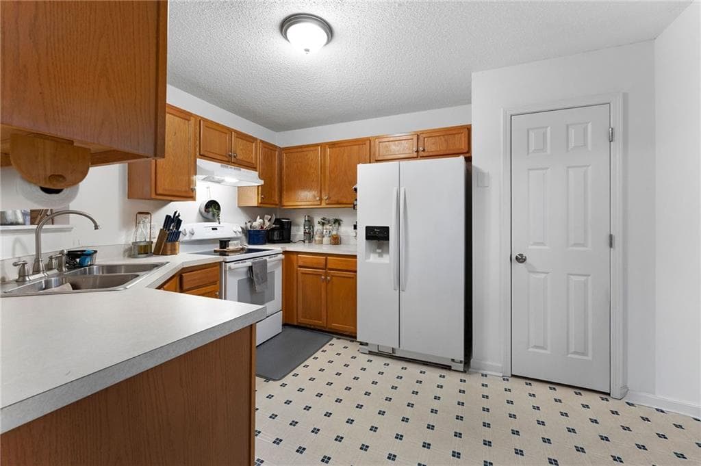 4 bedroom, 3 bathroom, 2,121 sq ft single family residence for sale at 131 Benjamin Drive, Rockmart, GA 30153 — photo 9