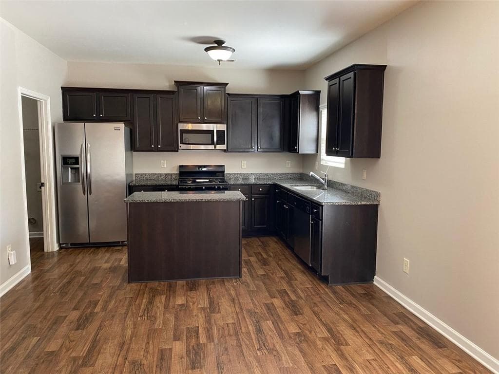 4 bedroom, 3 bathroom, 2,184 sq ft single family residence for rent at 2392 Newbury Oaks Court, Lawrenceville, GA 30044 for $2,400 a month — photo 5