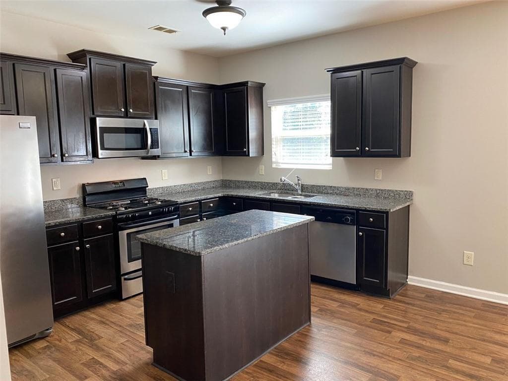 4 bedroom, 3 bathroom, 2,184 sq ft single family residence for rent at 2392 Newbury Oaks Court, Lawrenceville, GA 30044 for $2,400 a month — photo 6