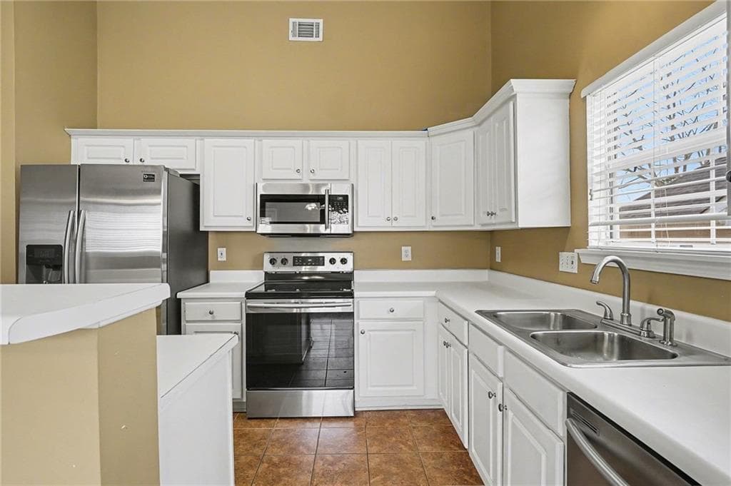 3 bedroom, 2 bathroom, 1,446 sq ft single family residence under contract at 309 Fairdale Trace, Stockbridge, GA 30281 — photo 10
