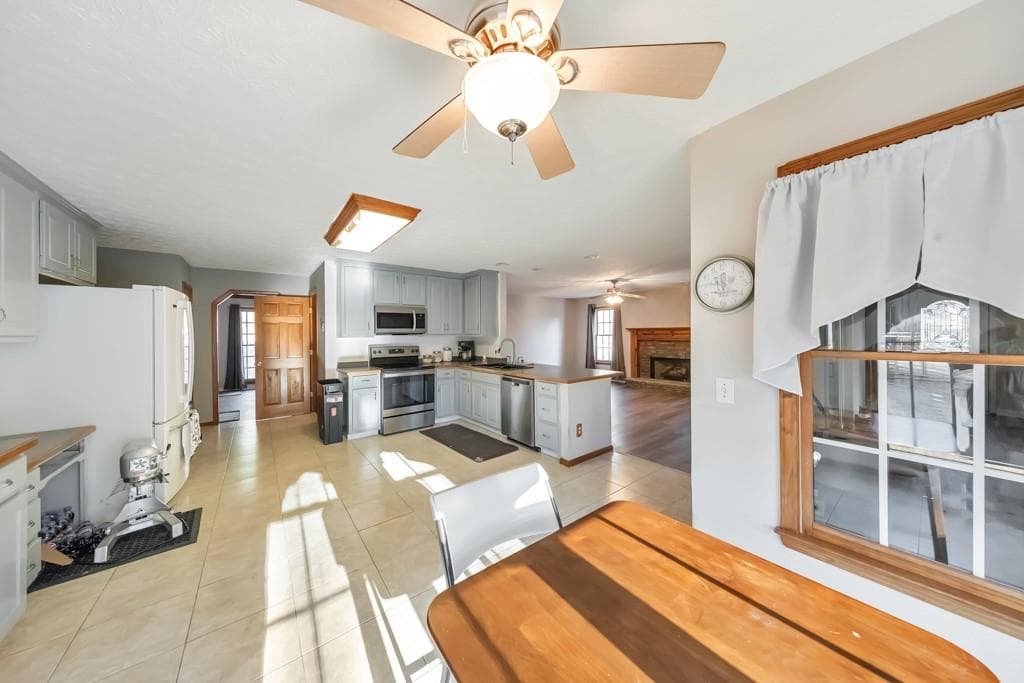 4 bedroom, 3 bathroom, 3,074 sq ft single family residence for sale at 663 Hiram Way, Hiram, GA 30141 — photo 9