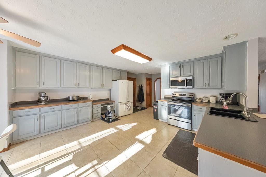 4 bedroom, 3 bathroom, 3,074 sq ft single family residence for sale at 663 Hiram Way, Hiram, GA 30141 — photo 10