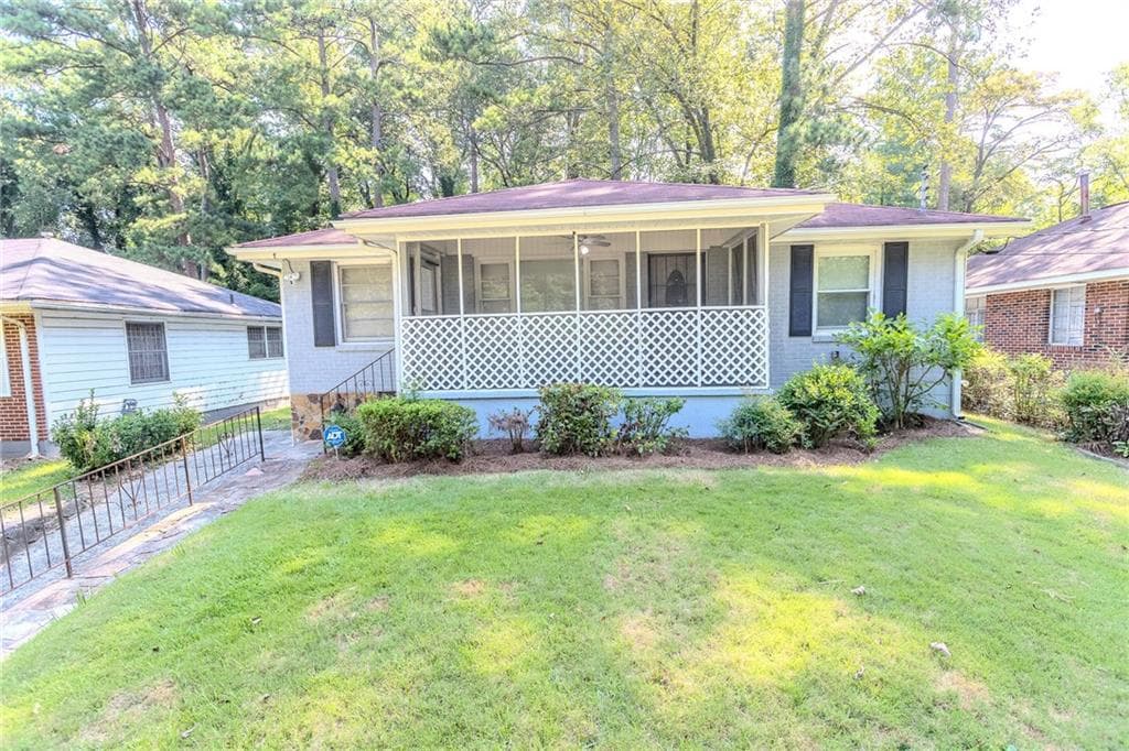3 bedroom, 2 bathroom, 1,102 sq ft single family residence for sale at 145 Holly Road, Atlanta, GA 30314 — photo 5