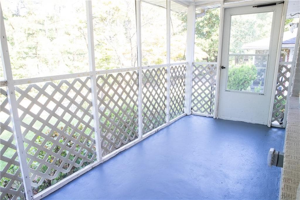 3 bedroom, 2 bathroom, 1,102 sq ft single family residence for sale at 145 Holly Road, Atlanta, GA 30314 — photo 6
