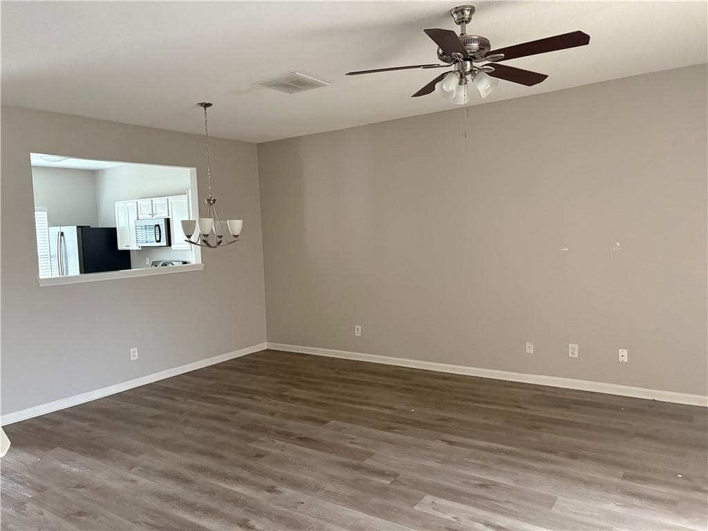2 bedroom, 3 bathroom, 1,568 sq ft townhouse for sale at 2325 Bigwood Trail, Atlanta, GA 30349 — photo 7