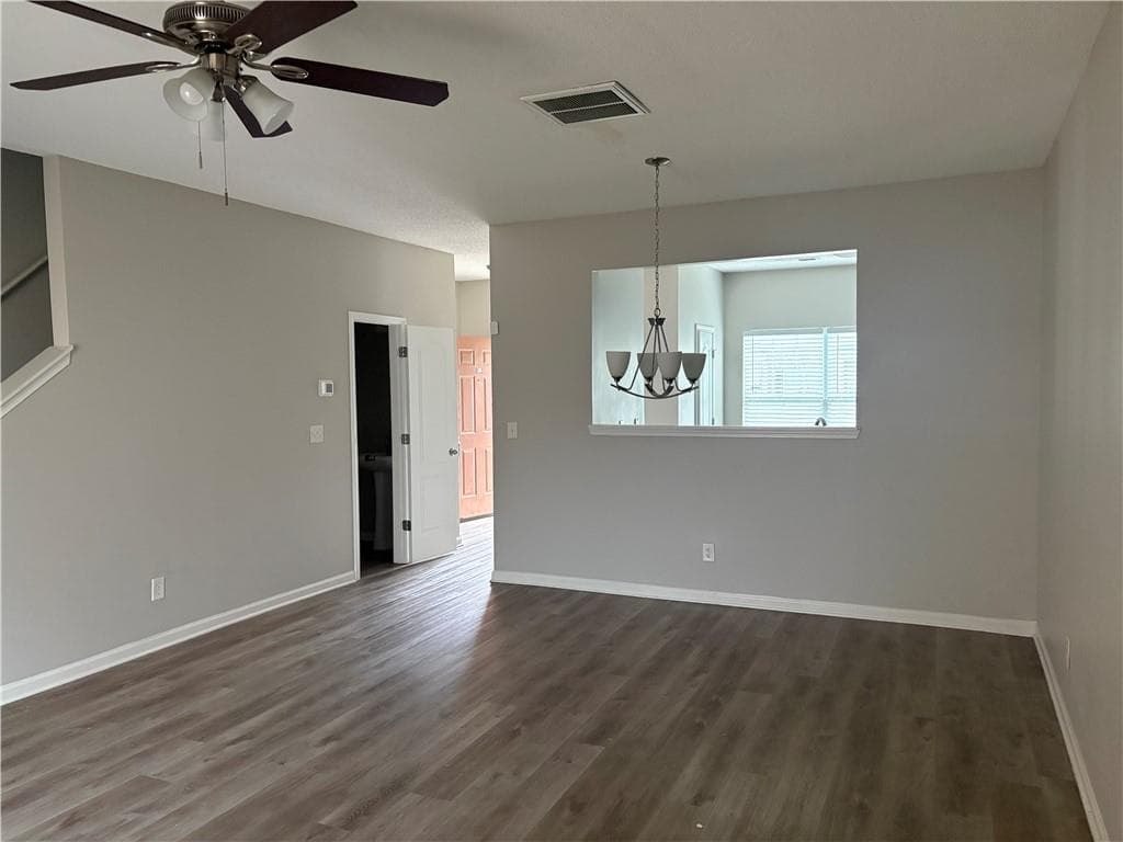 2 bedroom, 3 bathroom, 1,568 sq ft townhouse for sale at 2325 Bigwood Trail, Atlanta, GA 30349 — photo 8