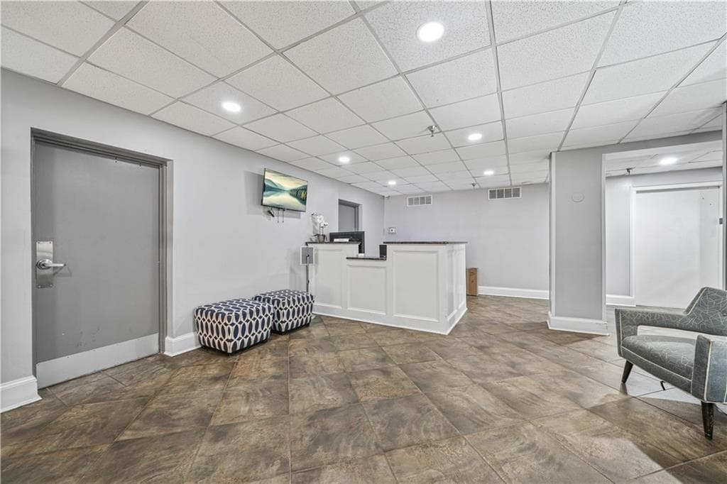 2 bedroom, 1 bathroom, 1,014 sq ft condominium under contract at 375 Ralph Mcgill Boulevard 205, Atlanta, GA 30312 — photo 3