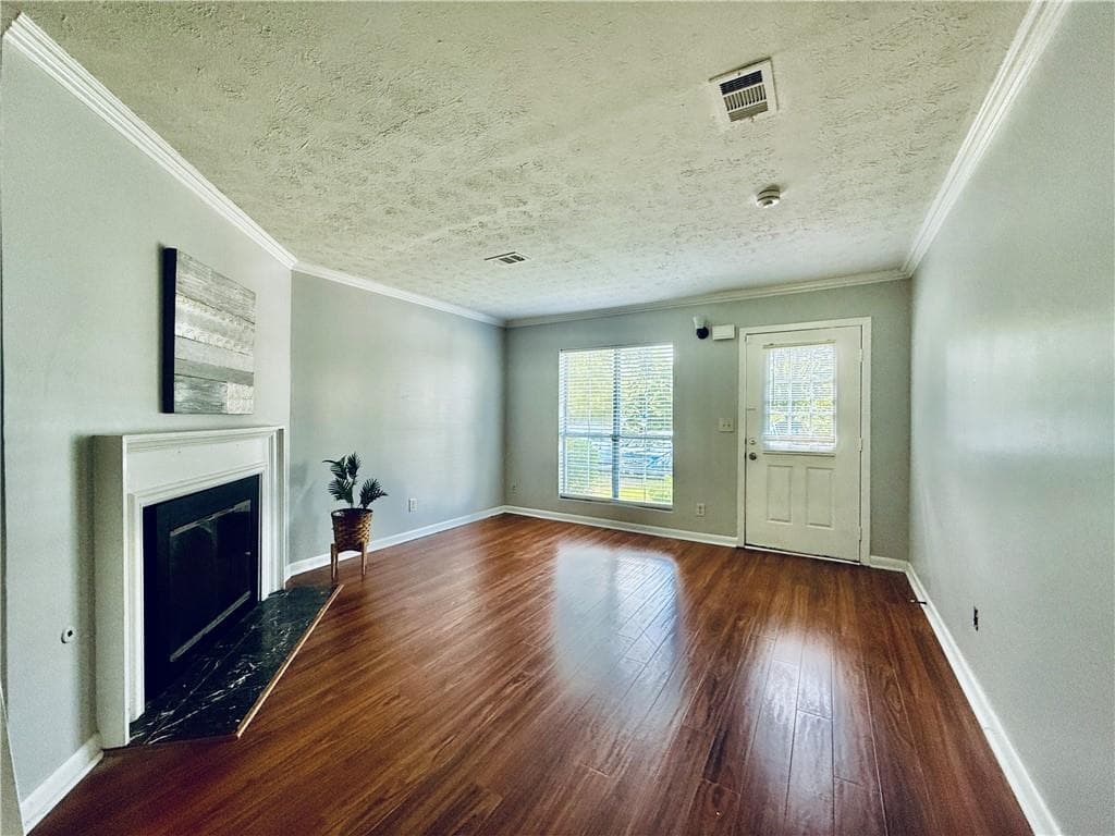 2 bedroom, 2 bathroom, 1,092 sq ft condominium for sale at 6636 Witherington Court, Norcross, GA 30093 — photo 2