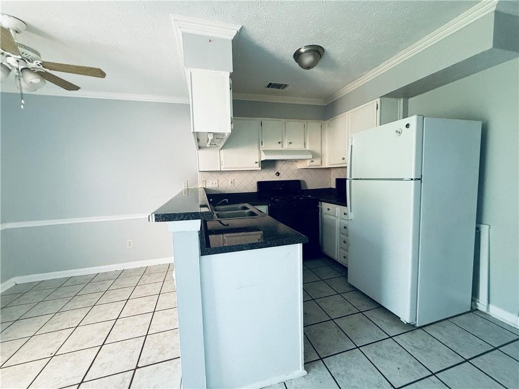 2 bedroom, 2 bathroom, 1,092 sq ft condominium for sale at 6636 Witherington Court, Norcross, GA 30093 — photo 6