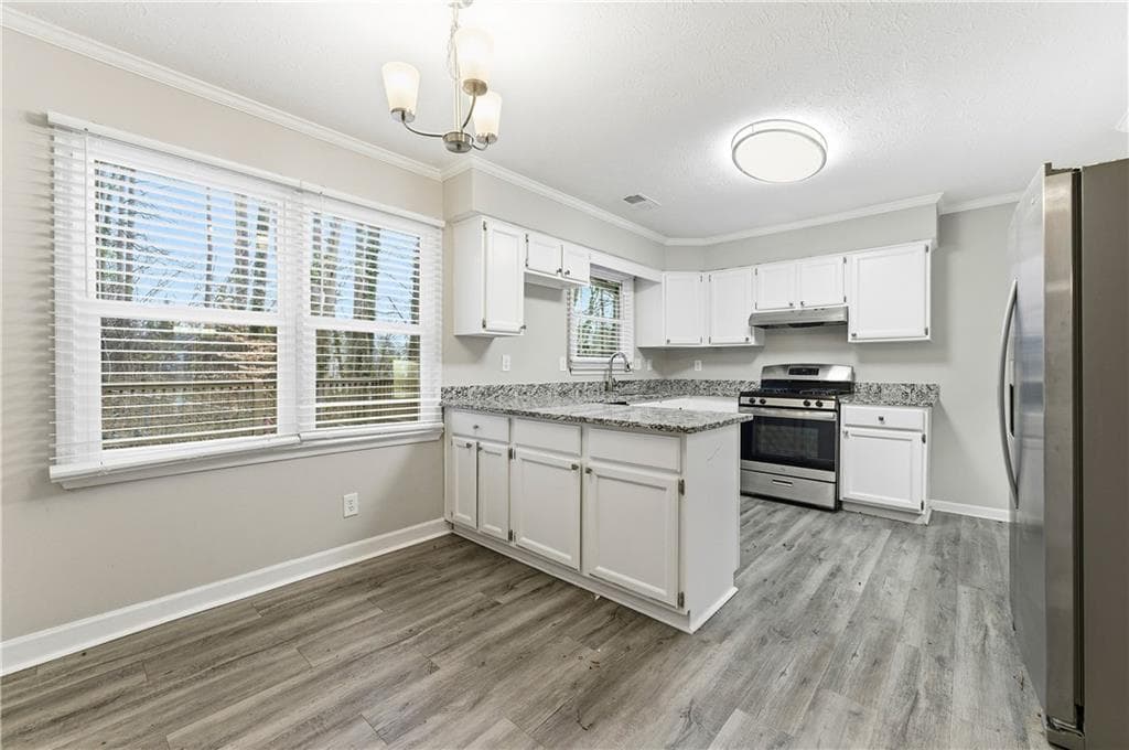 3 bedroom, 3 bathroom, 2,437 sq ft single family residence for sale at 790 Pine Ridge Drive, Stone Mountain, GA 30087 — photo 4