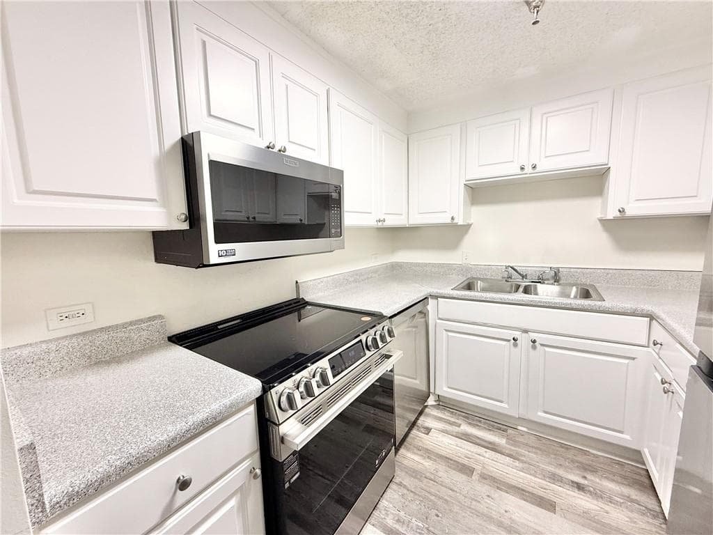 2 bedroom, 1 bathroom, 1,014 sq ft condominium under contract at 375 Ralph Mcgill Boulevard 205, Atlanta, GA 30312 — photo 10