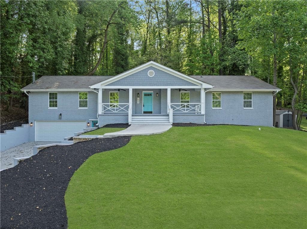 6 bedroom, 4 bathroom, 4,000 sq ft single family residence sold at 659 Lynn Valley Road, Atlanta, GA 30311