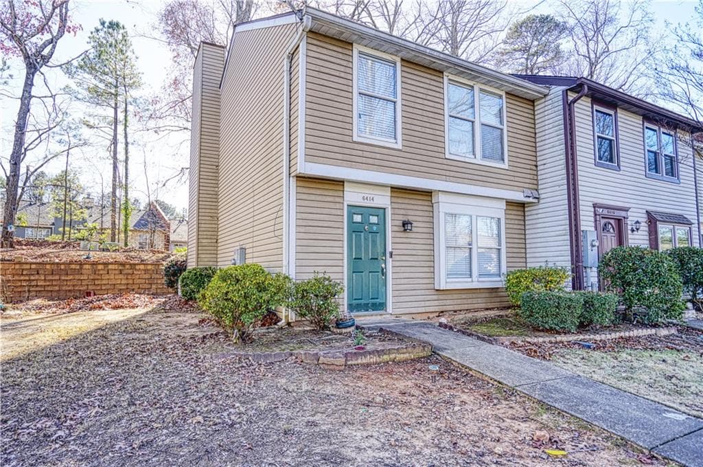 2 bedroom, 2 bathroom, 1,220 sq ft condominium for sale at 6414 Wedgewood Trace, Tucker, GA 30084 — photo 2
