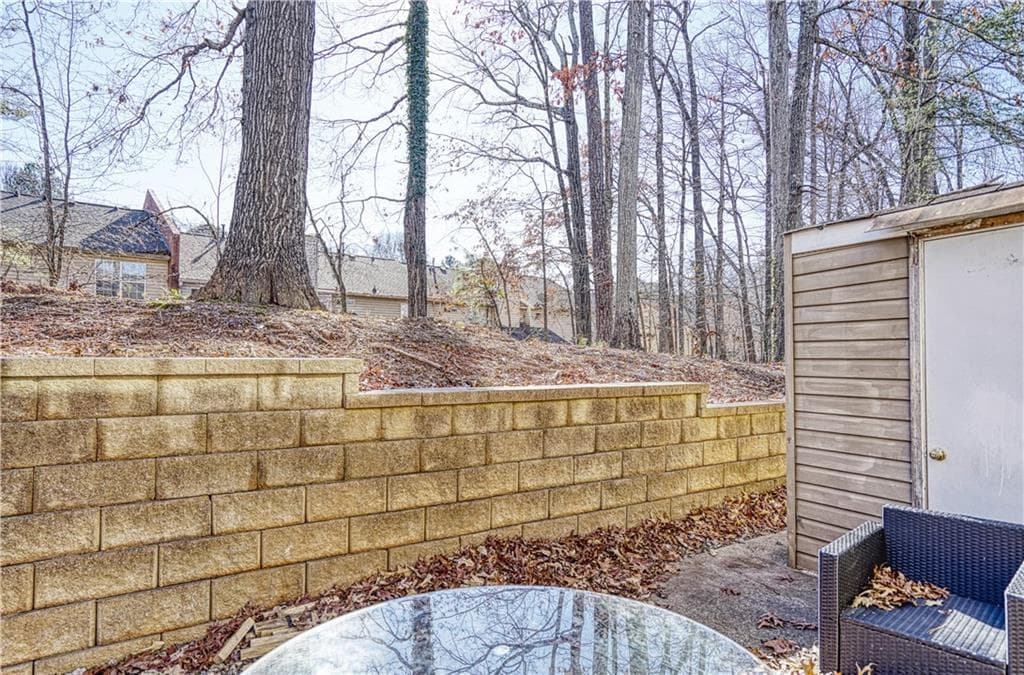 2 bedroom, 2 bathroom, 1,220 sq ft condominium for sale at 6414 Wedgewood Trace, Tucker, GA 30084 — photo 3