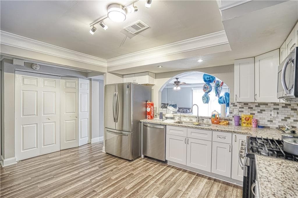 2 bedroom, 2 bathroom, 1,220 sq ft condominium for sale at 6414 Wedgewood Trace, Tucker, GA 30084 — photo 5