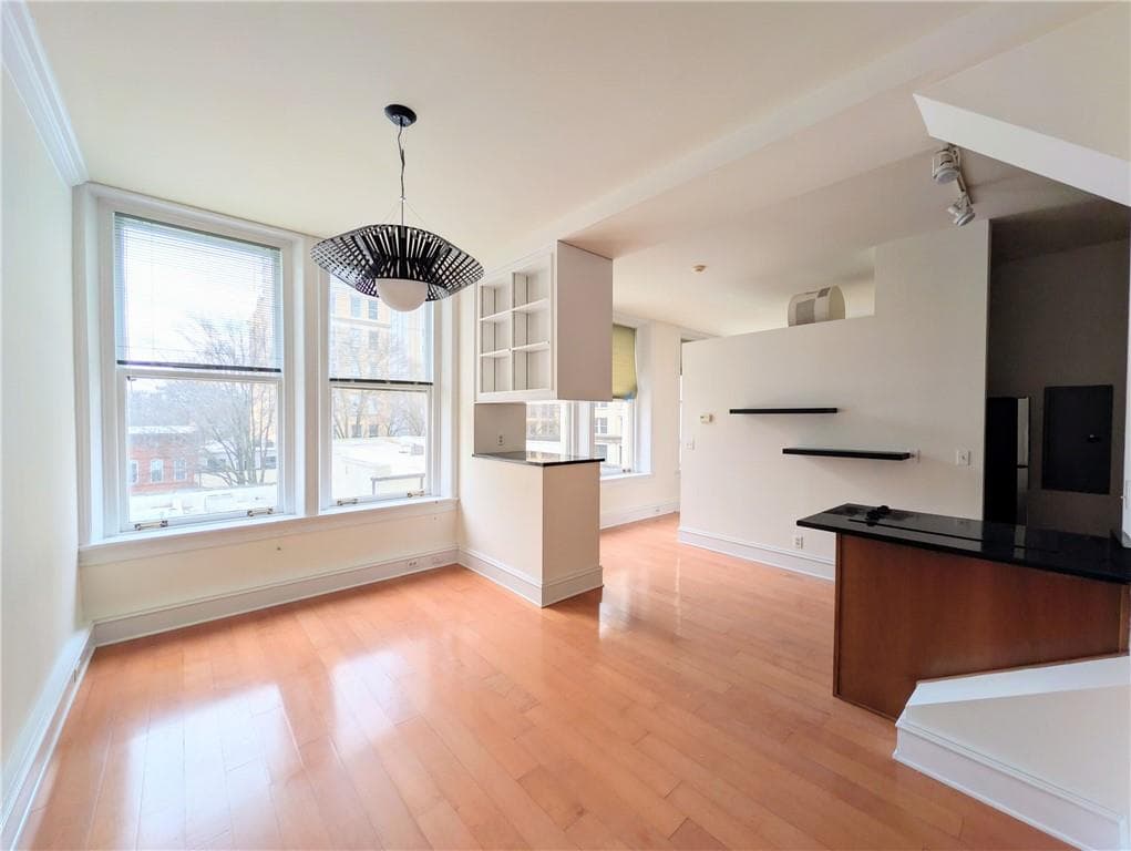 1 bedroom, 1 bathroom, 674 sq ft condominium sold at 57 Forsyth Street 4H, Atlanta, GA 30303