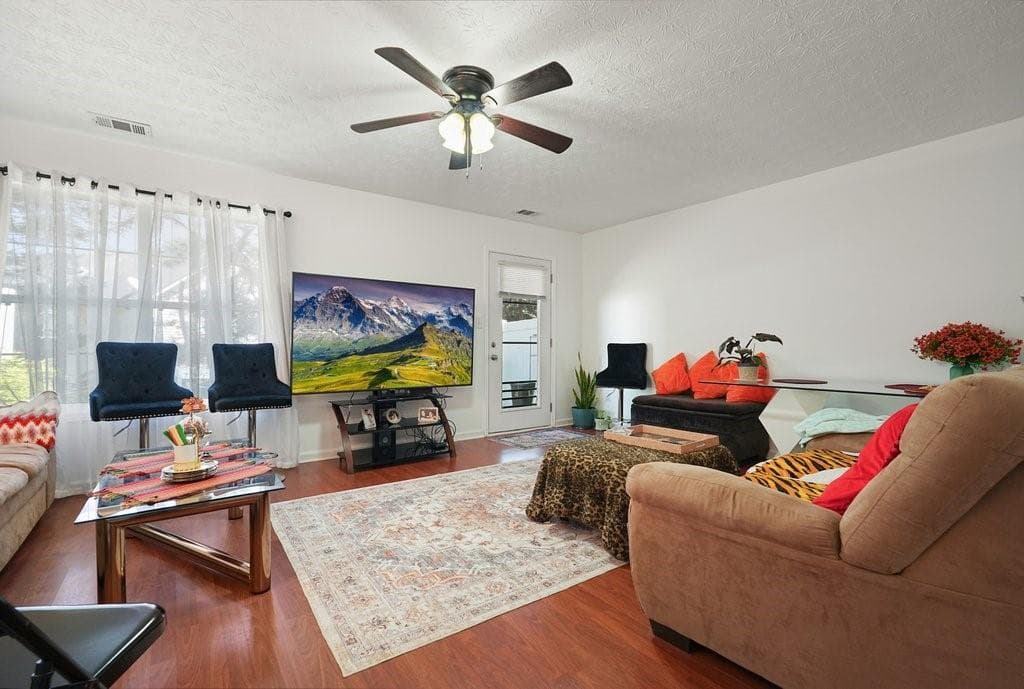 2 bedroom, 3 bathroom, 1,226 sq ft townhouse for sale at 4470 Maple Valley Drive, Cumming, GA 30040 — photo 6