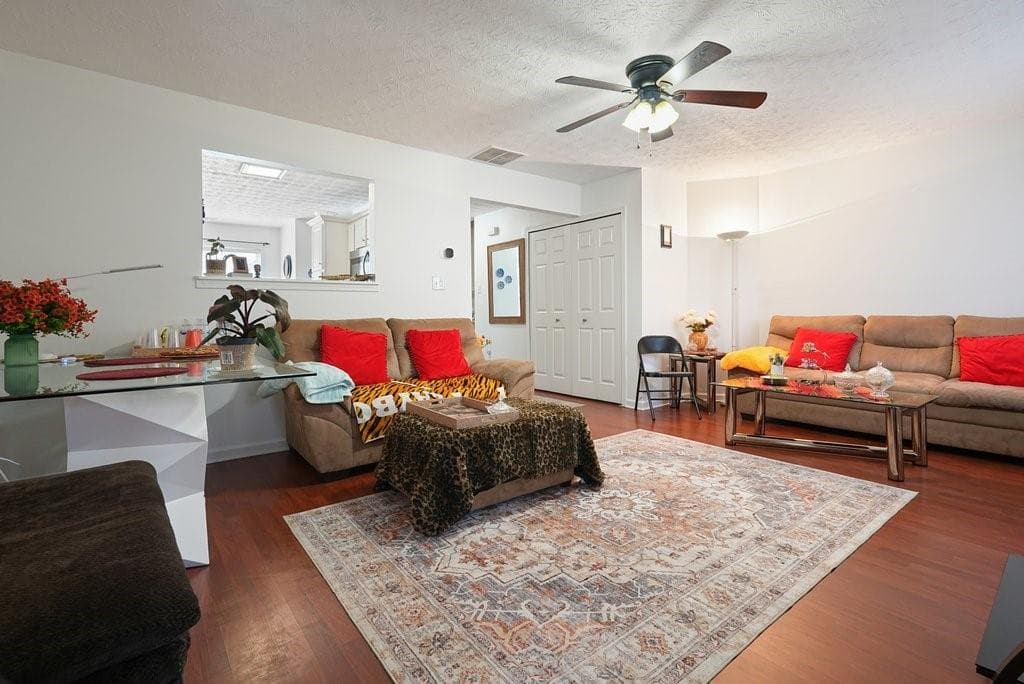 2 bedroom, 3 bathroom, 1,226 sq ft townhouse for sale at 4470 Maple Valley Drive, Cumming, GA 30040 — photo 8