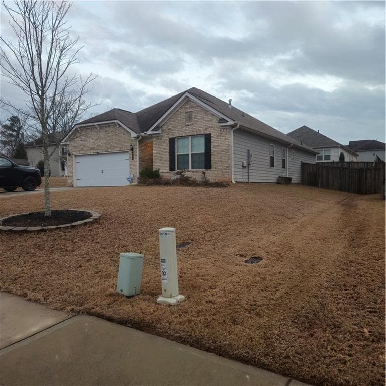 3 bedroom, 2 bathroom, 1,993 sq ft single family residence under contract at 301 Buckpasser Court, Acworth, GA 30102 — photo 3