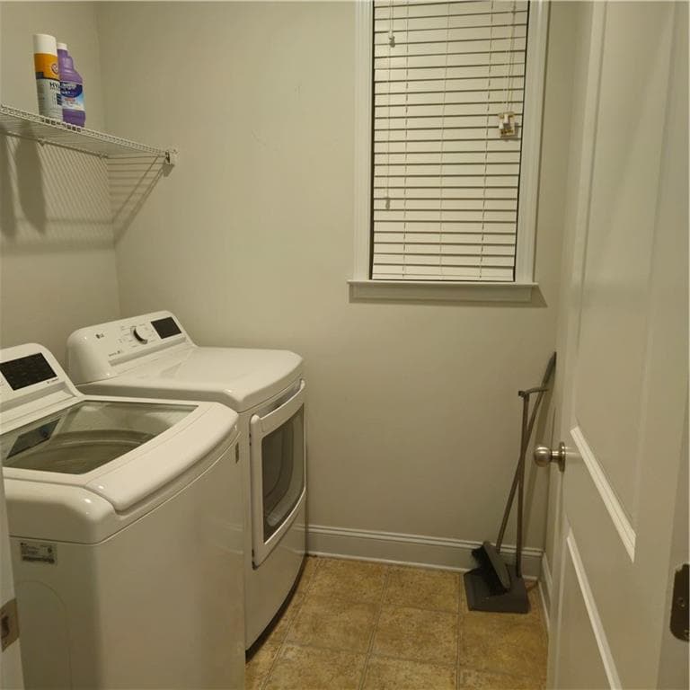 3 bedroom, 2 bathroom, 1,993 sq ft single family residence under contract at 301 Buckpasser Court, Acworth, GA 30102 — photo 10