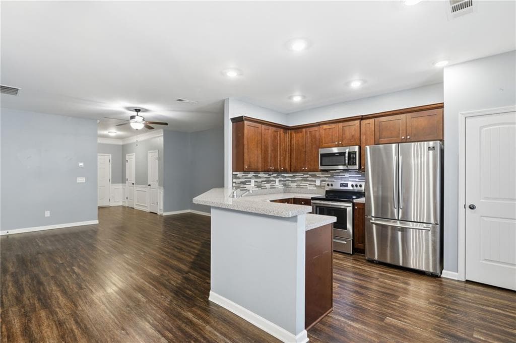 3 bedroom, 3 bathroom, 1,680 sq ft townhouse under contract at 112 Spring Way Square, Canton, GA 30114 — photo 6