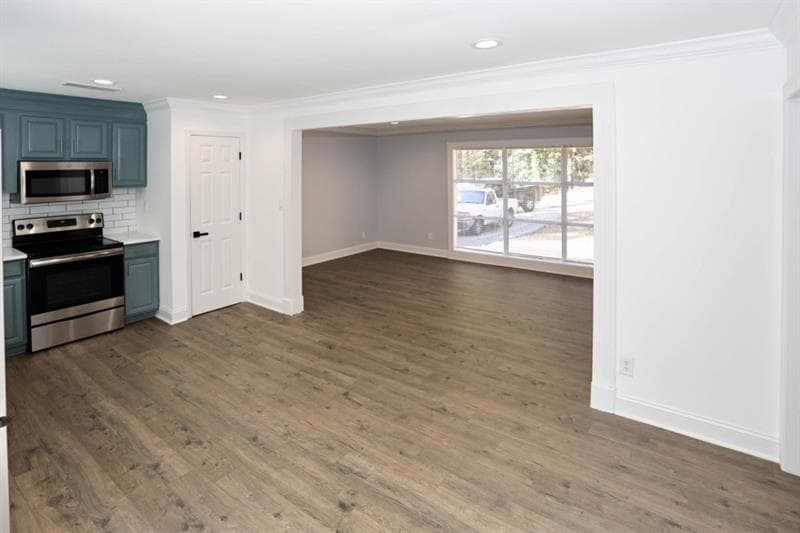 3 bedroom, 2 bathroom, 1,303 sq ft single family residence for sale at 1508 Peachcrest Road, Decatur, GA 30032 — photo 10
